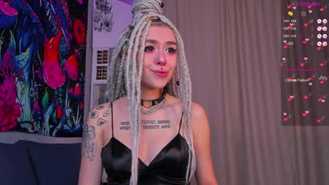 Snapshot of violet_walker7 chatting on December 15, 11:12 am Violet online show from December 15, 11:12 am