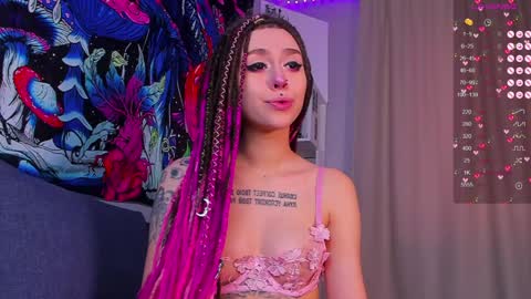 Snapshot of violet_walker7 chatting on February 8, 11:12 am Violet online show from February 8, 11:12 am