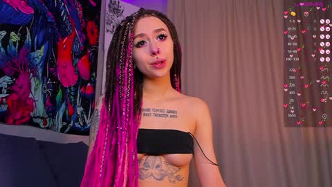 Snapshot of violet_walker7 chatting on January 21, 11:46 am Violet online show from January 21, 11:46 am