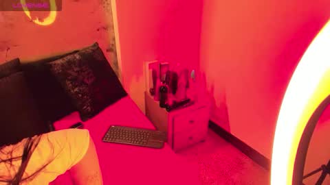 Violet  online show from December 3, 5:54 am