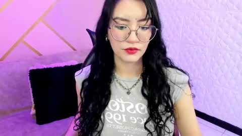     online show from December 1, 9:39 pm