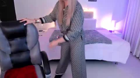 violeta_hotter_ online show from October 27, 10:55 am