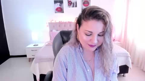 violeta_hotter_ online show from October 1, 11:59 am