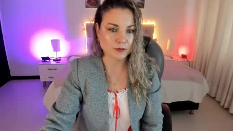 violeta_hotter_ online show from October 7, 11:47 am