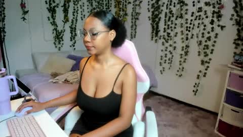 Violeta online show from May 22, 5:44 pm