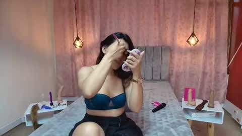 VIOLETA online show from November 11, 5:10 pm