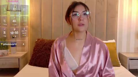 Cute Violet online show from September 24, 4:33 am