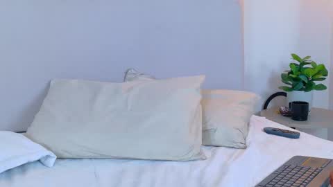 Violet online show from April 1, 1:41 pm