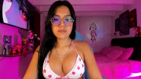 Snapshot of violetbunnyy1 chatting on September 14, 4:10 am Violet online show from September 14, 4:10 am