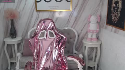 violeth_b online show from December 15, 12:49 pm