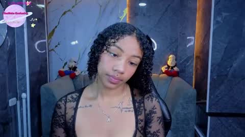 violeth_b online show from May 26, 2:16 pm