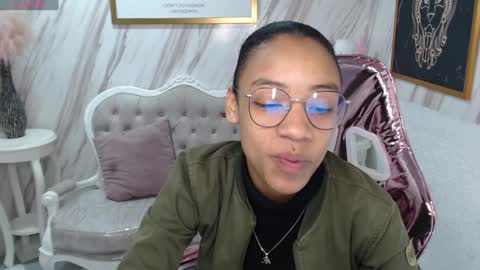 violeth_b online show from December 5, 12:33 pm