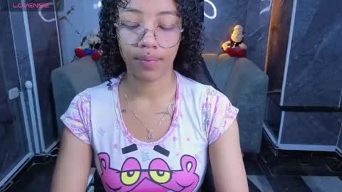 violeth_b online show from May 25, 12:48 pm
