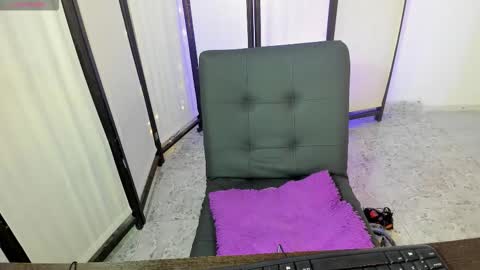 violethall2 online show from March 12, 3:15 pm