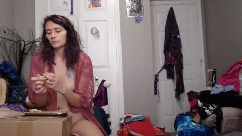 Violet Hooper online show from December 10, 3:22 pm