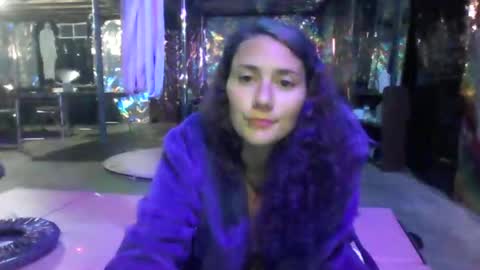 Violet Hooper online show from May 27, 5:48 am