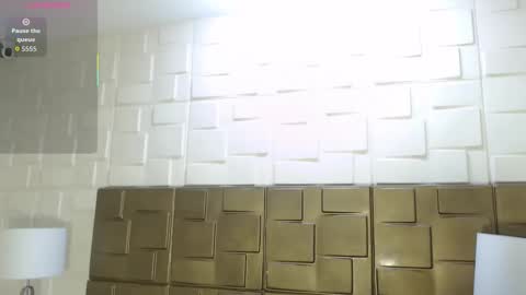 VioletLux online show from October 20, 8:01 pm