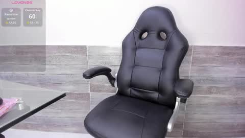 VioletLux online show from January 6, 8:23 pm