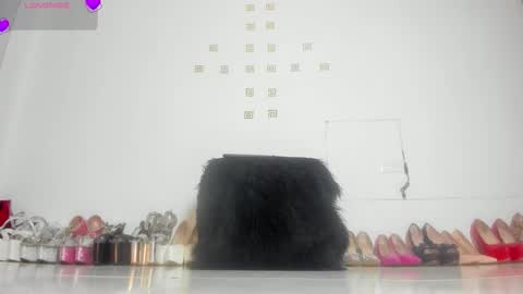 VIOLETA MONTANA online show from December 18, 10:03 pm