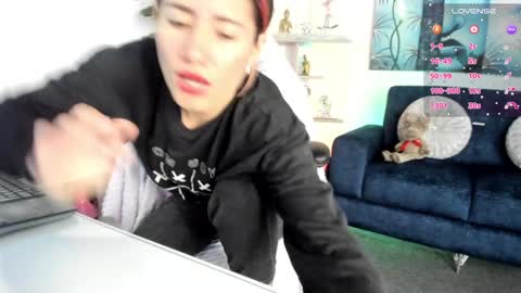 violetparkker online show from December 5, 11:27 am