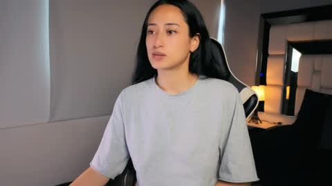 violetskinny online show from April 8, 8:55 pm