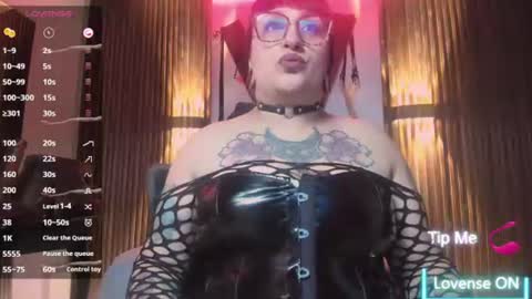 violett_8 online show from July 13, 5:35 pm