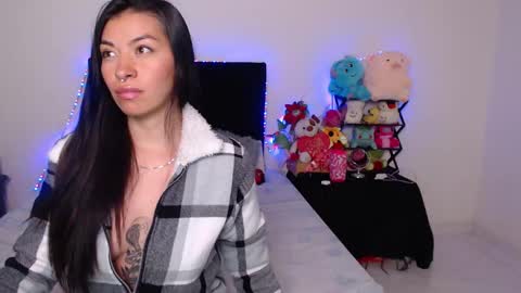 Snapshot of violett_flowers chatting on February 7, 5:10 am violeta online show from February 7, 5:10 am