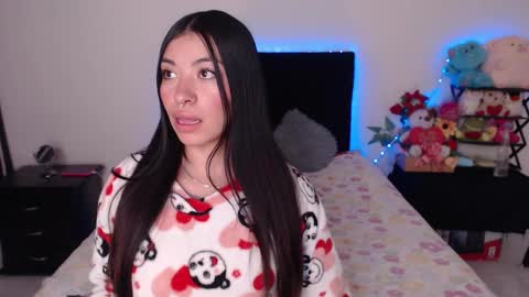 Snapshot of violett_flowers chatting on March 11, 10:53 pm violeta online show from March 11, 10:53 pm