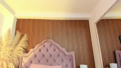 violett_hott_ online show from April 2, 1:41 pm