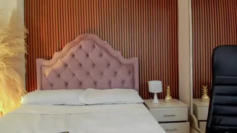 violett_hott_ online show from March 22, 1:17 pm