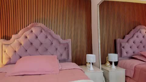 violett_hott_ online show from April 5, 1:54 pm