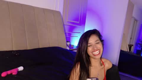violetta_bold online show from May 12, 4:13 pm