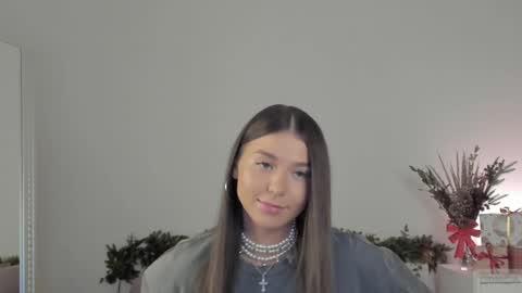 violetta_finch online show from December 13, 8:21 am