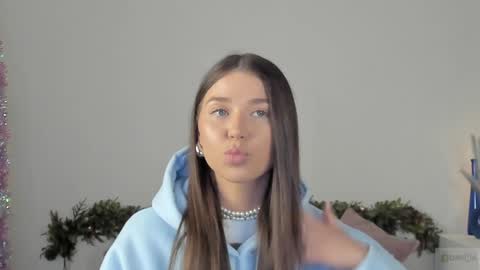 violetta_finch online show from December 5, 8:22 am