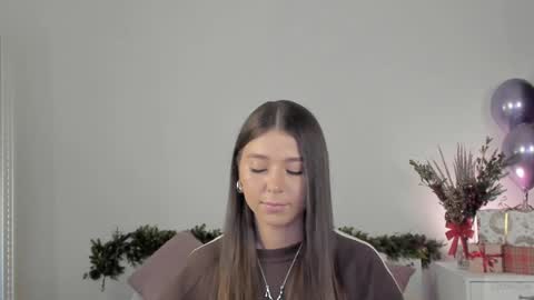 violetta_finch online show from December 12, 8:25 am