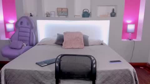 ViolettaBaker online show from December 9, 7:39 pm