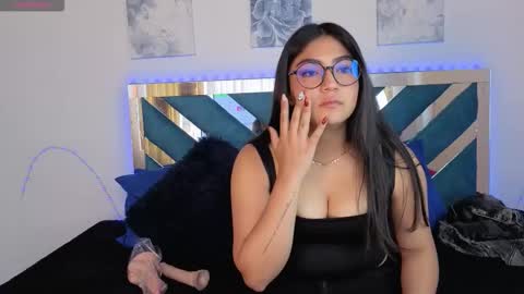 Snapshot of violettabloom1_ chatting on October 6, 8:02 pm violettabloom1_ online show from October 6, 8:02 pm
