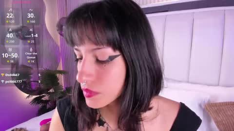 violettacolinss online show from May 8, 12:08 pm