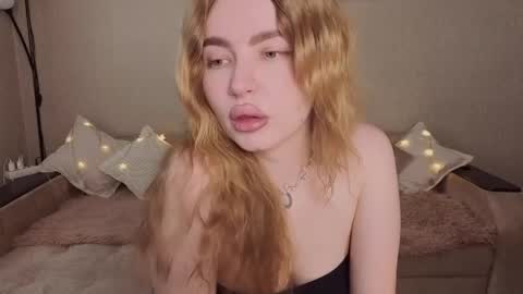 ViolettaOtis online show from May 8, 2:09 pm