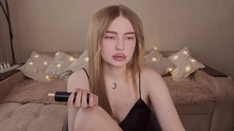 ViolettaOtis online show from April 28, 2:10 pm