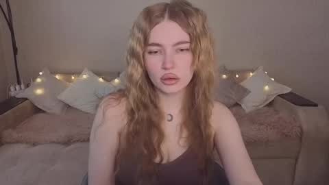 ViolettaOtis online show from May 18, 3:29 pm