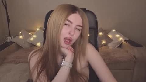 ViolettaOtis online show from October 12, 12:51 pm