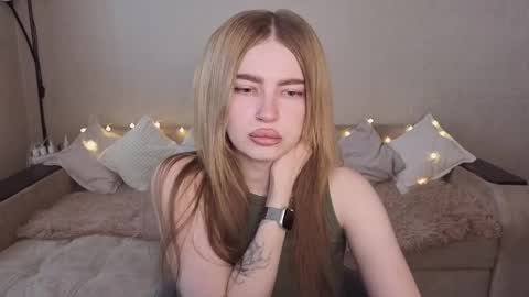 ViolettaOtis online show from May 23, 12:58 pm