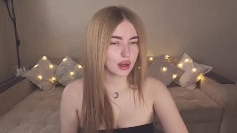 ViolettaOtis online show from October 19, 11:01 am