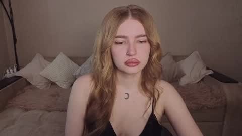 ViolettaOtis online show from May 11, 3:29 pm