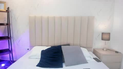violettarousee online show from May 5, 10:02 pm