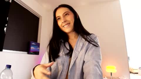 Violetta....Follow me in Twitter... online show from October 22, 12:32 pm