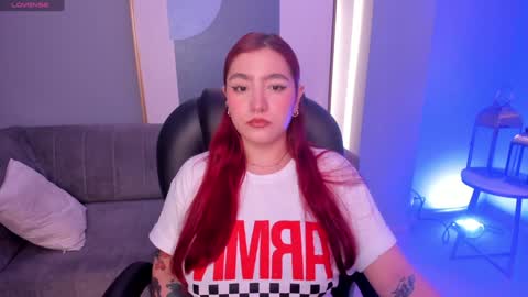 Violett Castel online show from February 5, 7:31 pm