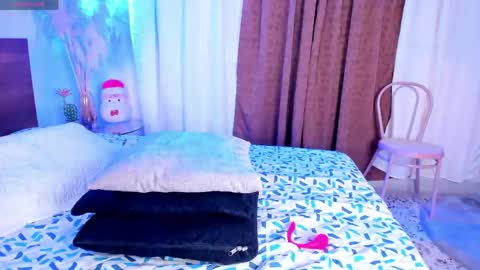 Violett online show from May 7, 9:29 pm