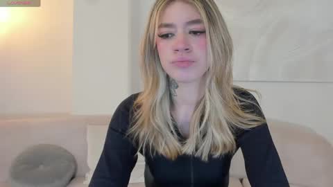 Violett  online show from May 23, 10:46 am